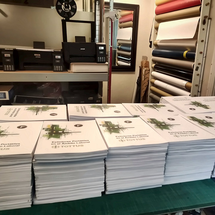Tiraje de manuales listo para entrega, trabajo de TodoEmpaste